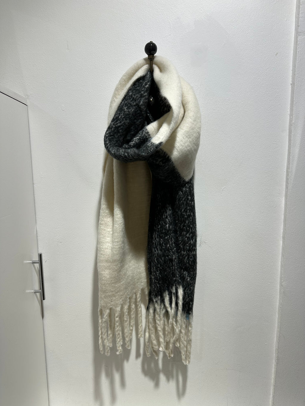 Compania Fantastica Oversized Black & White Fringed Scarf