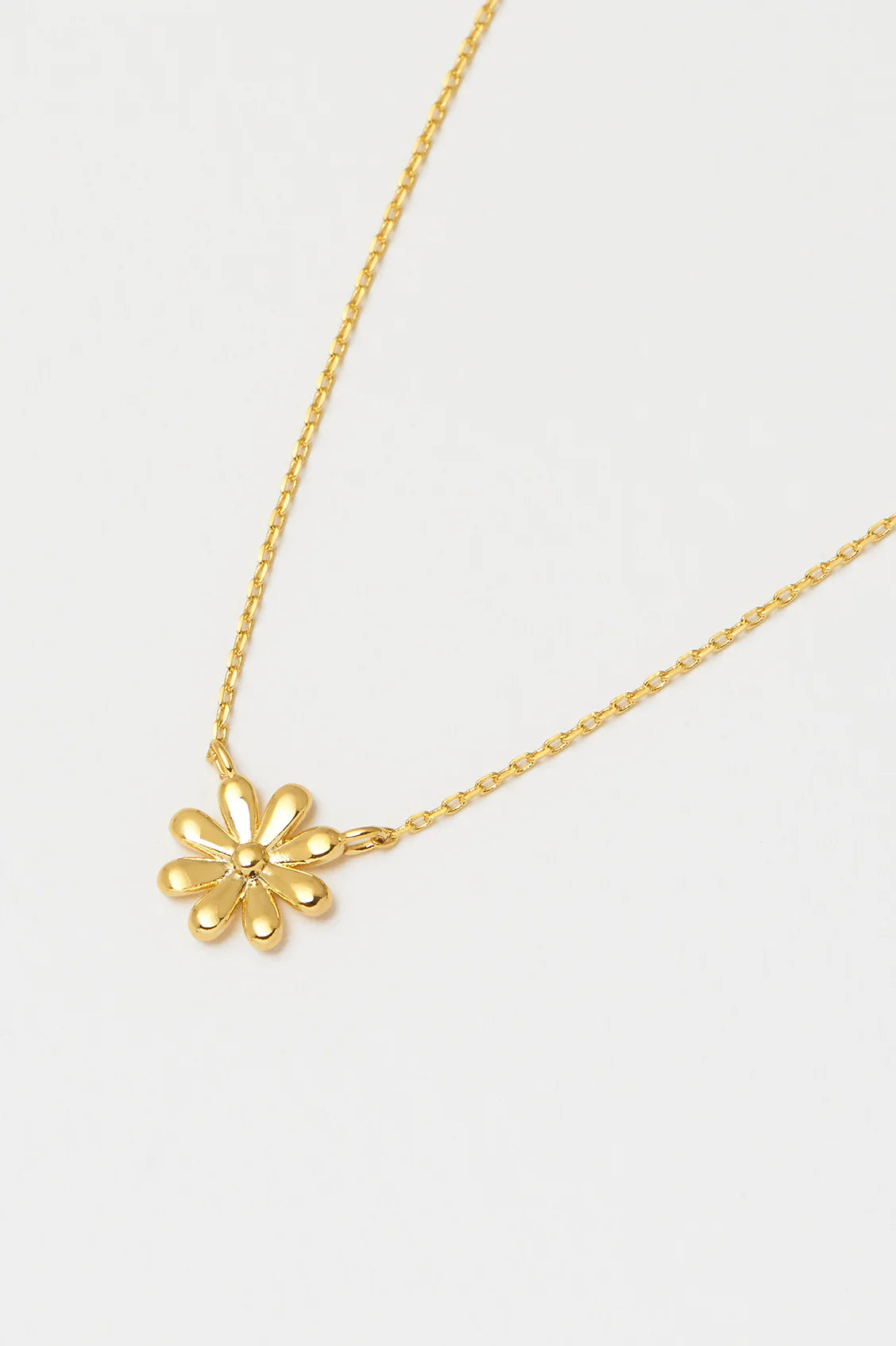 Gold daisy deals pendant