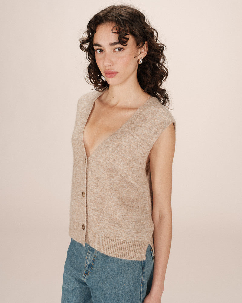 Grace & Mila Santa Beige Sleeveless Cardigan