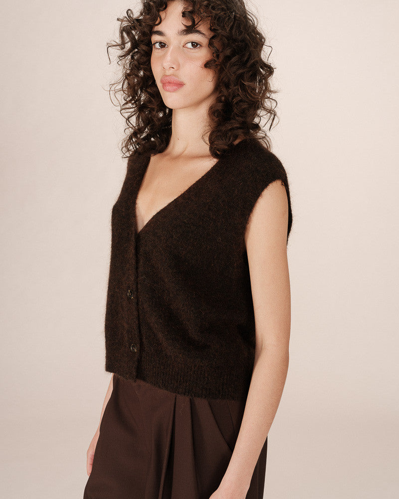 Grace & Mila Santa Chocolate Brown Sleeveless Cardigan