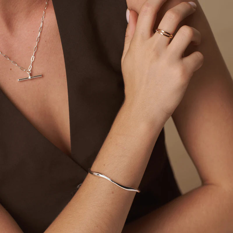 Orelia Fine Wave Bangle
