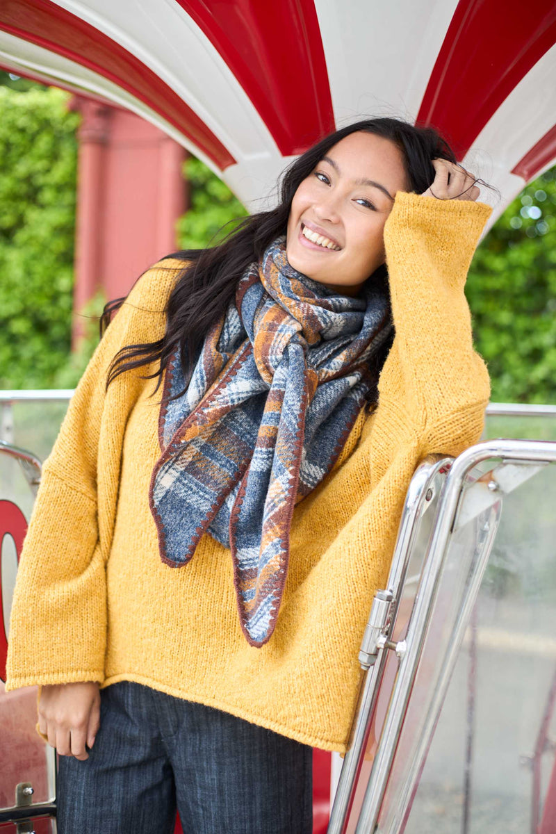 Black Colour Leoni Scarf